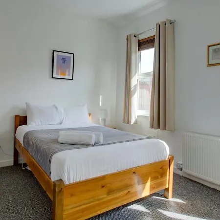 فندق Pass The Keys Colourful Sleeps 6 3*