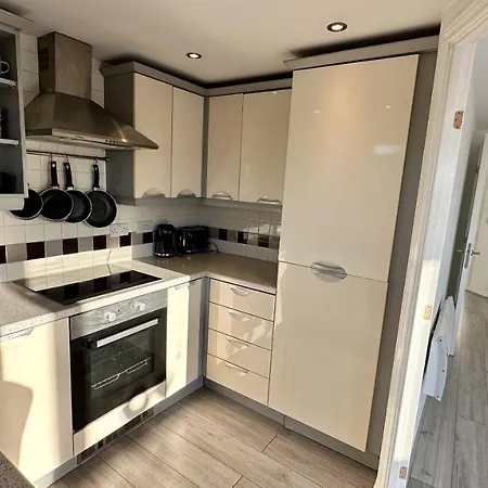 Apartman Lux Livin' - Luxury 2 Bed With Free Parking *