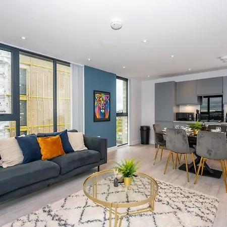 Stunning Brand New 3 Bed By Valore Services Apartment Manchester