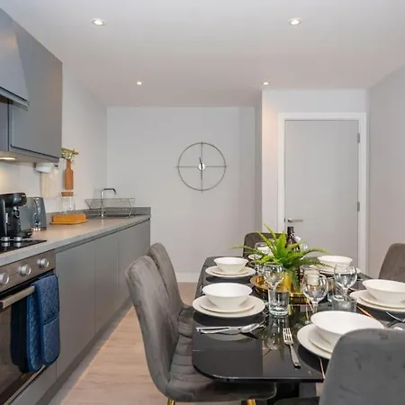 Stunning Brand New 3 Bed By Valore Services *