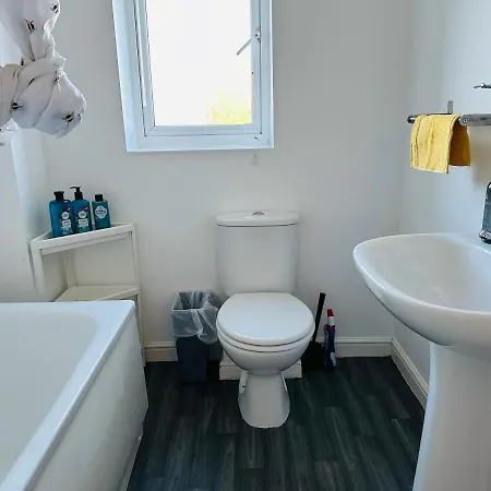 Cozy Stylish House Near Piccadilly Station, Etihad Stadium With Parking, Garden And 900mb Wifi