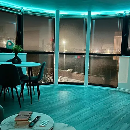 Lejlighed Lux Livin' - Luxury 2 Bed With Free Parking