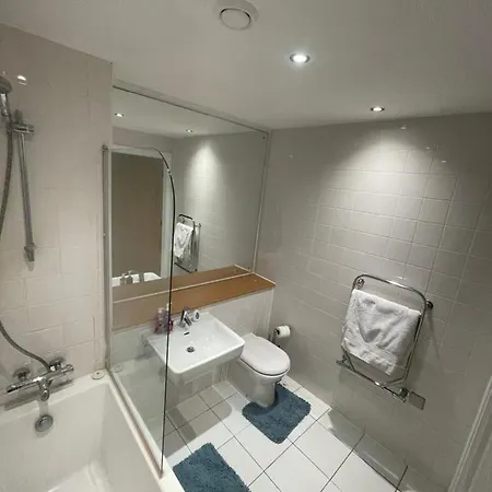 Old Trafford Cityview En-suite Apt Apartman