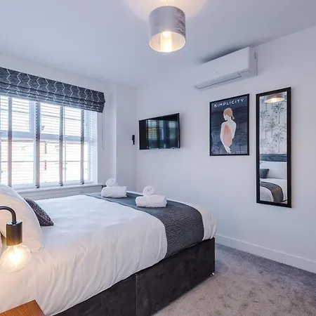 4 Bedroom Townhouse In - By Hilltop Serviced