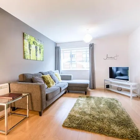 Modern 1kb 1db - Salford Quays Manchester