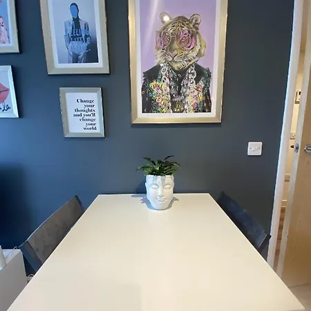 Manchester Apartment *