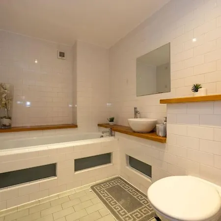 Duplex City Aprtmt Sleeps 4+car Apartament Manchester