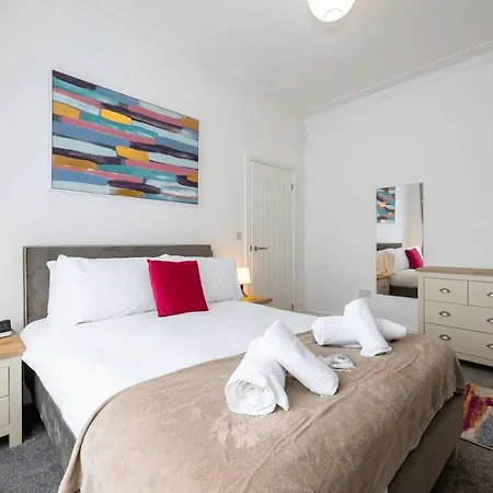 Apartment Stunning 4bd House With Patio In Fallowfield Manchester
