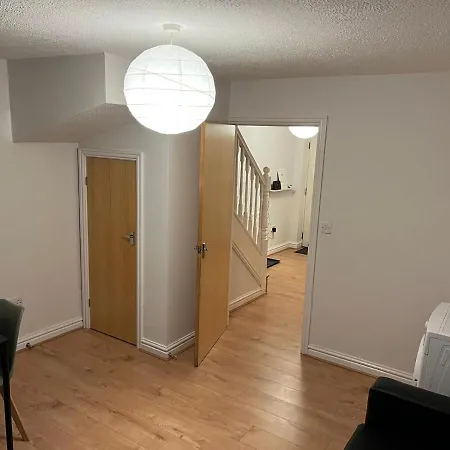 Апартаменты Cozy House With Free Parking *