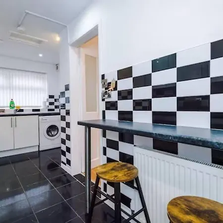 Spacious 4-bed House