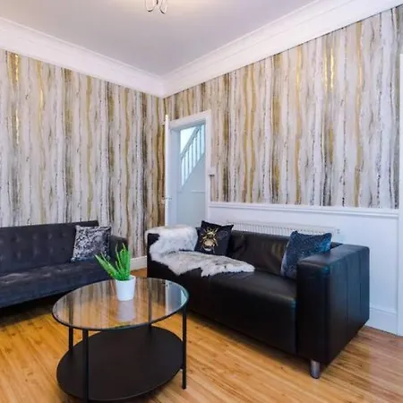 Feriehus Spacious 4-bed House *