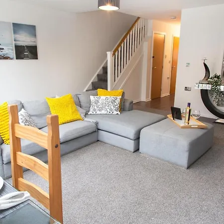 Cozy Townhouse In The Heart Of Greater Ferienhaus