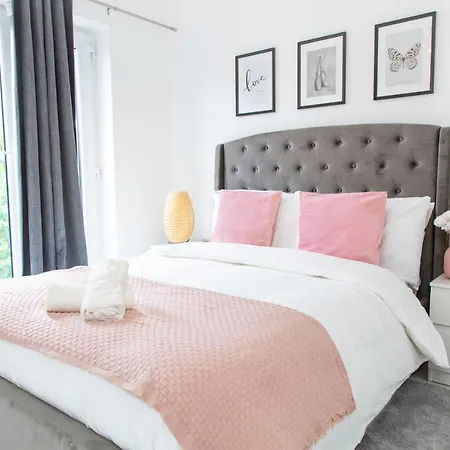 Cozy Townhouse In The Heart Of Greater *