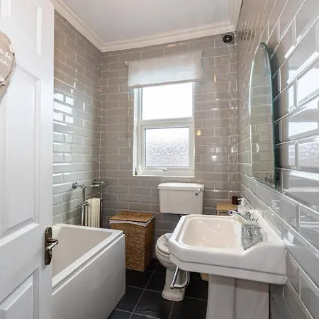 Guestready - Ideal In Chorlton * Manchester