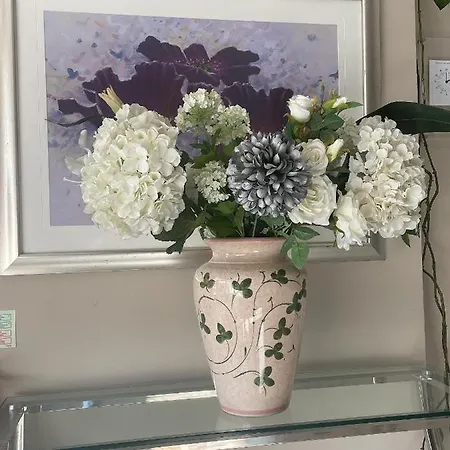 Park Crescent 2*