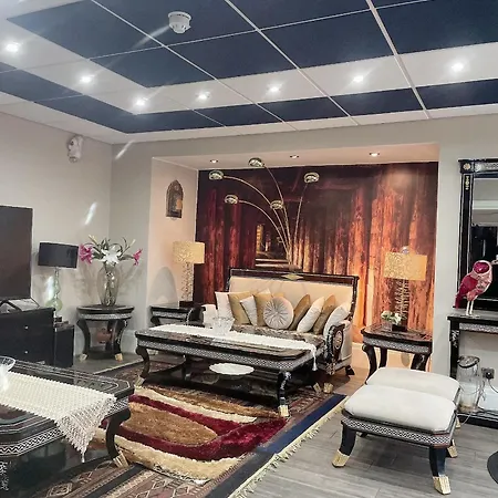 לינה וארוחת בוקר Park Crescent מנצ'סטר