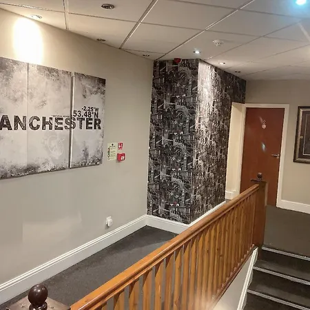 בית הארחה Park Crescent מנצ'סטר