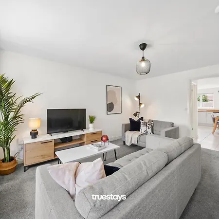 Greaves House By Truestays - 3 Bedroom House In Failsworth, Manchester