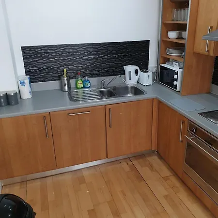 Fab New One Bed Apartamento