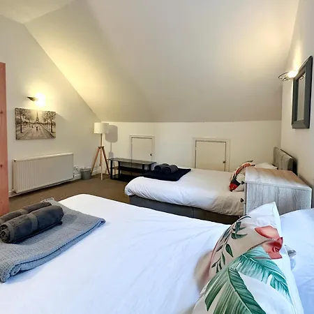 Hotel Homely 4-bedroom House 3*