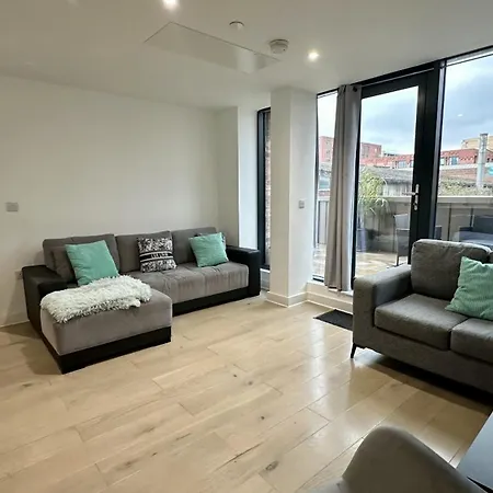 Lux Livin' - Luxury 2 Bed With Sky Garden