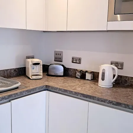 5mins Jd Gym Supermarket Retail M60 Centre Salford Queys Media