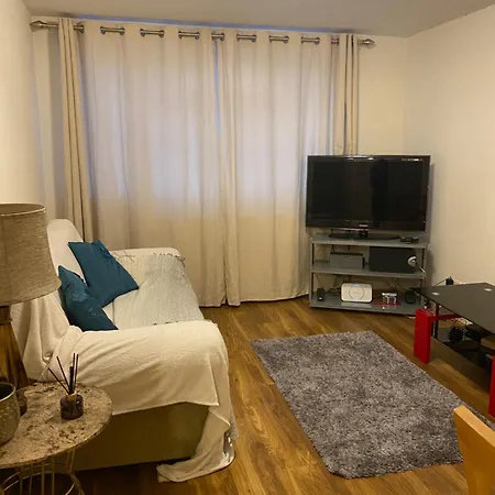 Apartamento Lovely, Spacious 1-bedroom With *free Parking *