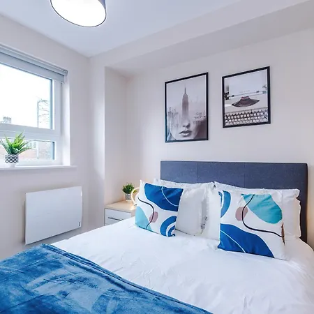 Deluxe New Build 2 Bedroom 2 Bathroom - Free Secure Parking * Manchester