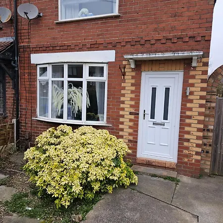 2-bed House Sleeps 4 20 Min To Centre * Manchester