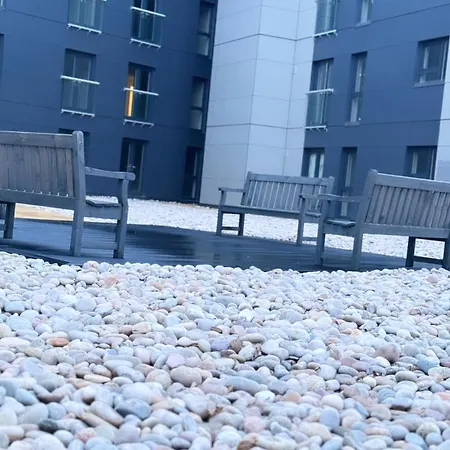 Luxury 2 Bedroom In Centre - Free Parking *