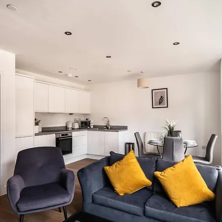 Appartamento Stayzeni, Alexandra Rise Roomy 1 Bed *