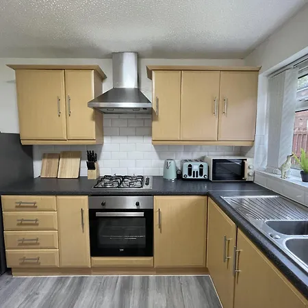 Convenient 3 Bd House Salford 7 Guests * Manchester
