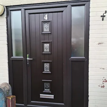 4 Mereside Walk * Manchester