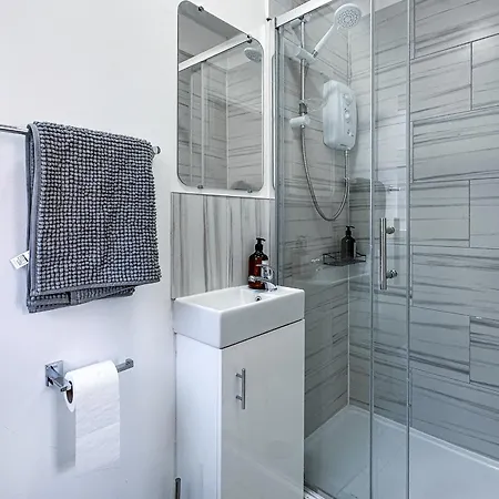 Ashfield Co-living - Private Self-cater Gæstehus