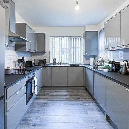 Ashfield Co-living - Private Self-cater