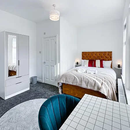 Ashfield Co-living - Private Self-cater Gæstehus