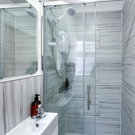 Ashfield Co-living - Private Self-cater Semesterbostad Manchester