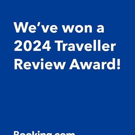 Hébergement de vacances Gorgeous Stylish Cheri Victorian House In