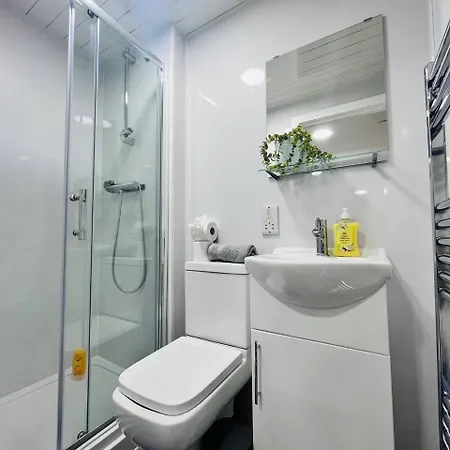 Chic Hideaway: Modern Studio In Stretford アパート マンチェスター