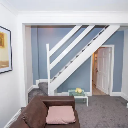 Lovely + Free Parking * Manchester