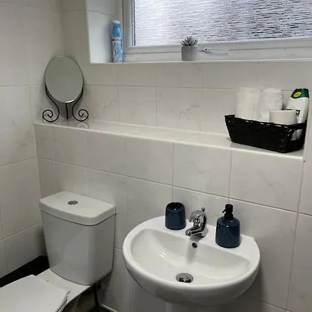 Salford 2-bed - Near Uni & Mcr Centre בית נופש *