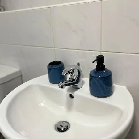 Salford 2-bed - Near Uni & Mcr Centre *