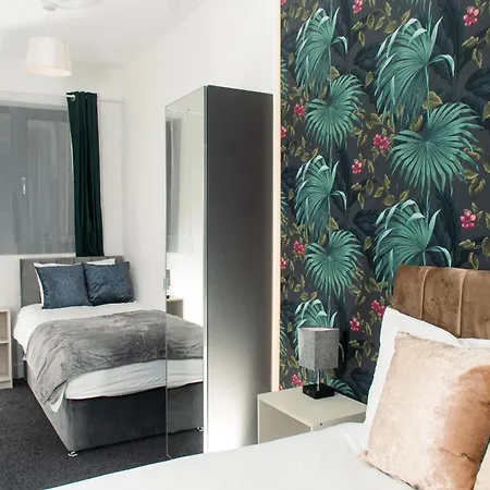 Bright And Stylish - 2 Bedroom - Free Parking, Transit Links, Close To Stadiums Manchester