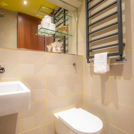 Luxury Roof Terrace Townhouse بيت للعطل *