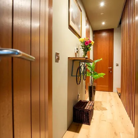 Luxury Roof Terrace Townhouse *