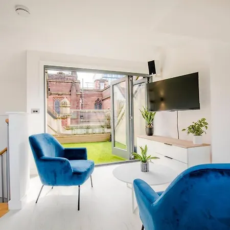 Townhouse With Roof Terrace Manchester