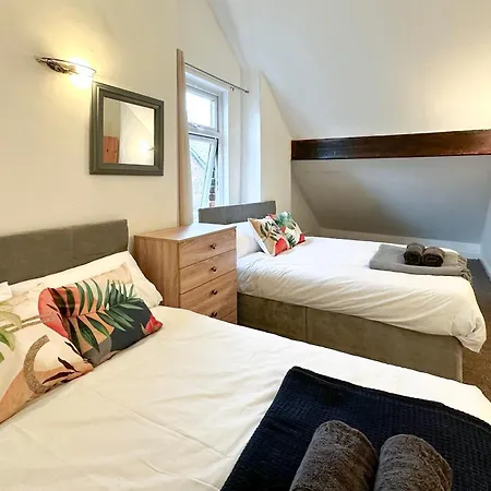 Hotel Homely 4-bedroom House 3*
