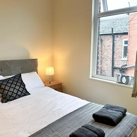Homely 4-bedroom House 3*