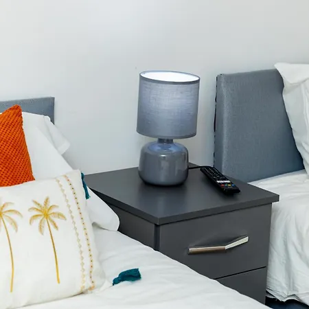 Dynasty - Alison Kelly Close *