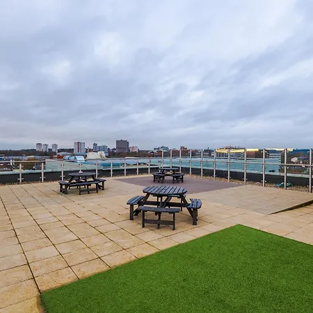 The Sunset - Modern 2 Bed Cityview Haven In Centre. Perfect For Family, Business And Leisure Stays Appartement